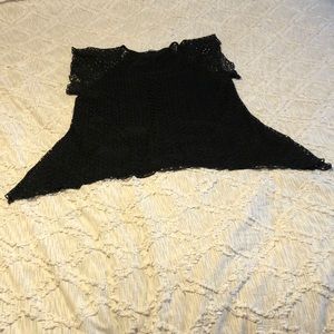 Lined lace beige flowy short-sleeved tunic. Sheer sleeves.